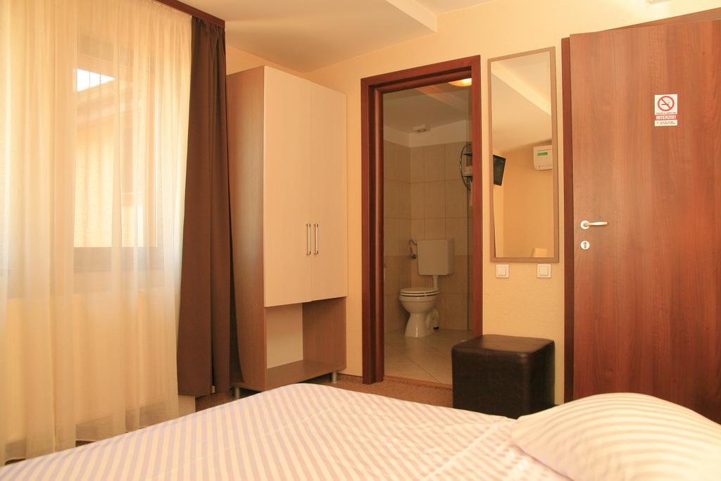 Pension Cleopatra Târgu-Mureş Exterior foto